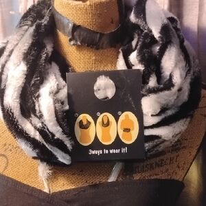 Chic Black and White Women's Scarf